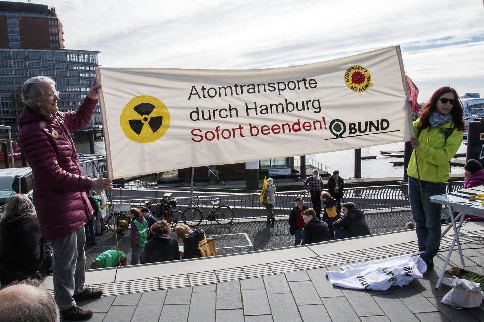protest-mod-atomtransport-hamburg-havn-foto-BUND-Hamburg